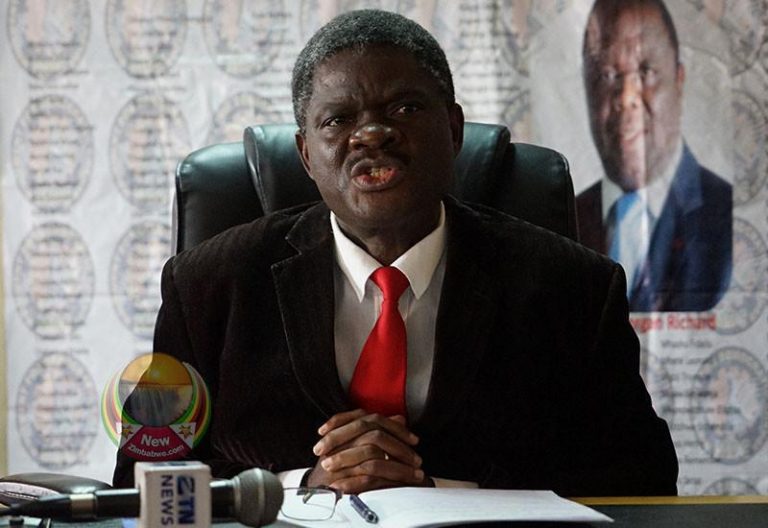 Not even a baboon will vote for you – Mwonzora supporters rage at Komichi; MDC chairman announces splinter group