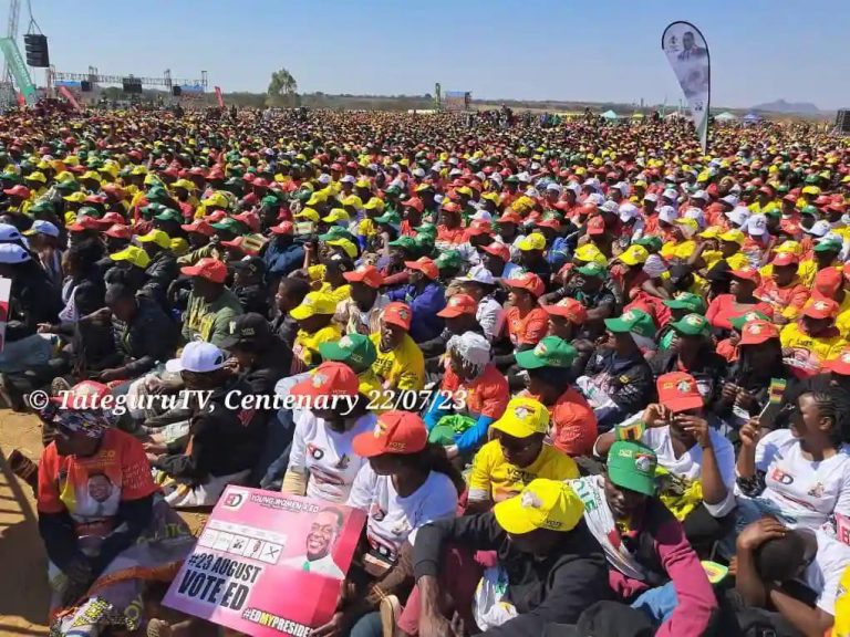 Soldiers Distribute ZANU PF Regalia At Rally