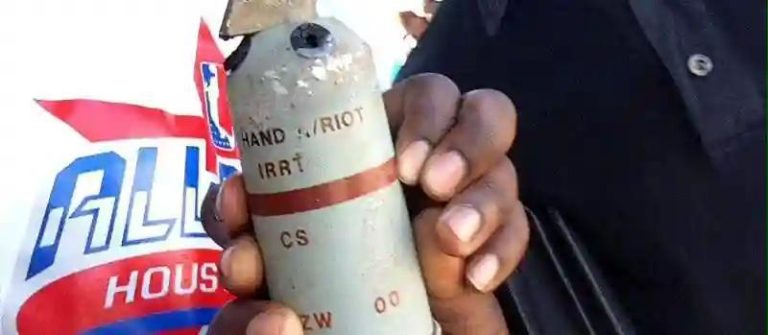 Armed Robbers Throw Tear Gas Into Kadoma House, Snatch US$10 000 And Jewellery