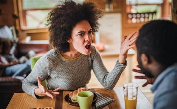 She complains a lot She complains a lot