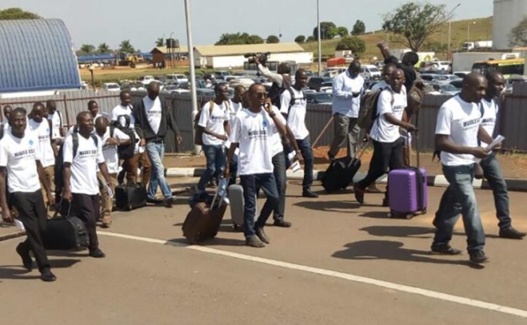 Zimbabwe accused of blocking nurses from taking jobs abroad