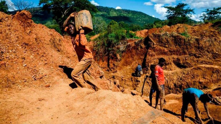 Monthly gold deliveries expected to go down as artisanal miners protest local currency payments