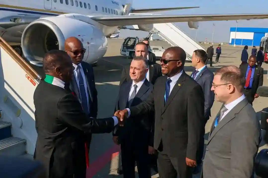 Mnangagwa Takes Delegation Of 238 People To UN Climate Summit, Each Delegate Gets US$1,000 Daily Allowance Mnangagwa Takes Delegation Of 238 People To UN Climate Summit, Each Delegate Gets US$1,000 Daily Allowance