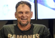‘Sick with disappointment’: Steve Hofmeyr’s Cape Town stadium flop after only 8 000 tickets sold 'Sick with disappointment': Steve Hofmeyr's Cape Town stadium flop after only 8 000 tickets sold