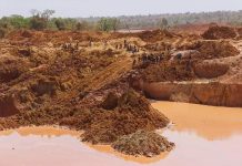 Seven miners die after shaft floods Seven miners die after shaft floods