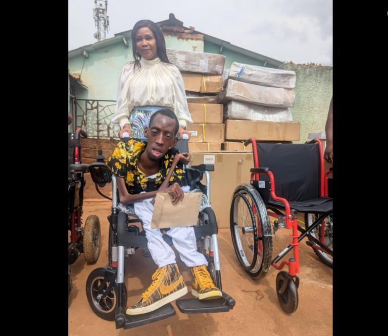 Minnie Baloyi Donates Wheelchairs and Funds to Charity Minnie Baloyi Donates Wheelchairs and Funds to Charity