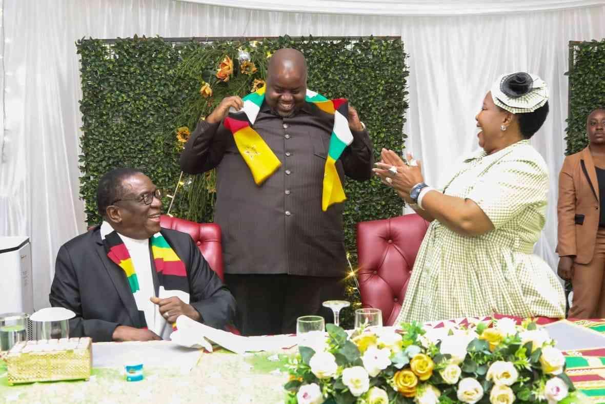Chivayo Purchases Mnangagwa Scarf for $600K Chivayo Purchases Mnangagwa Scarf for $600K