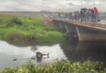 Car Plunges Into Mukuvisi River Near Trabablas Interchange Car Plunges Into Mukuvisi River Near Trabablas Interchange