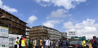 50 Foreign Nationals Arrested As SA Police Raid Building Site In Ekurhuleni 50 Foreign Nationals Arrested As SA Police Raid Building Site In Ekurhuleni