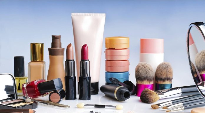 Zimbabwe Spends Over US$140 Million Importing Wigs, Eyelashes, Cosmetics Zimbabwe Spends Over US$140 Million Importing Wigs, Eyelashes, Cosmetics