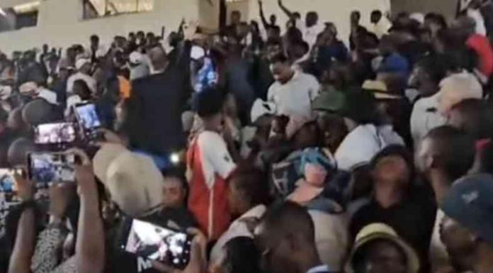 Rowdy Zanu PF Youths Disrupt Harare Hearing Rowdy Zanu PF Youths Disrupt Harare Hearing
