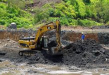 Zimbabwe Bars Foreign Firms from Gold Mining Zimbabwe Bars Foreign Firms from Gold Mining