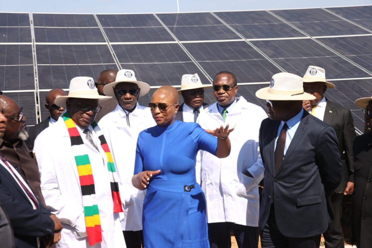 Mnangagwa Commissions 10MW Solar Plant In Kwekwe Mnangagwa Commissions 10MW Solar Plant In Kwekwe