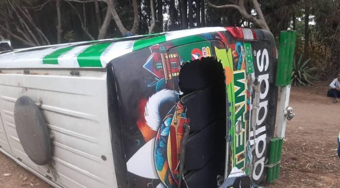 18 Passengers Cheat Death As Kombi Overturns In Hatfield 18 Passengers Cheat Death As Kombi Overturns In Hatfield